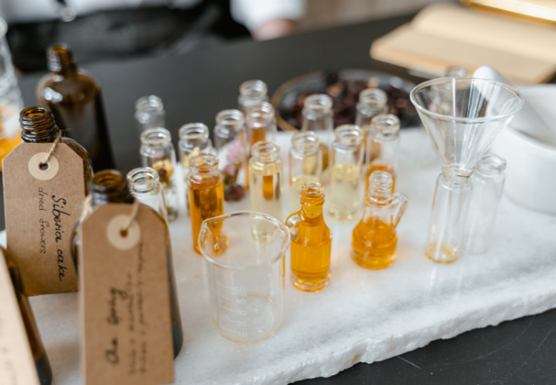 Kontrolní procesy ověřující kvalitu esenciálních olejů